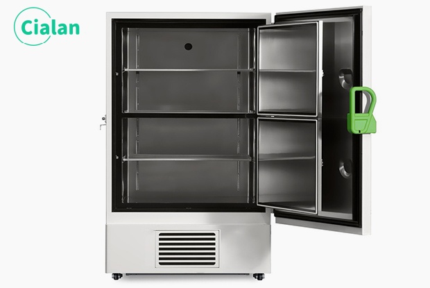 medical refrigerator with lock